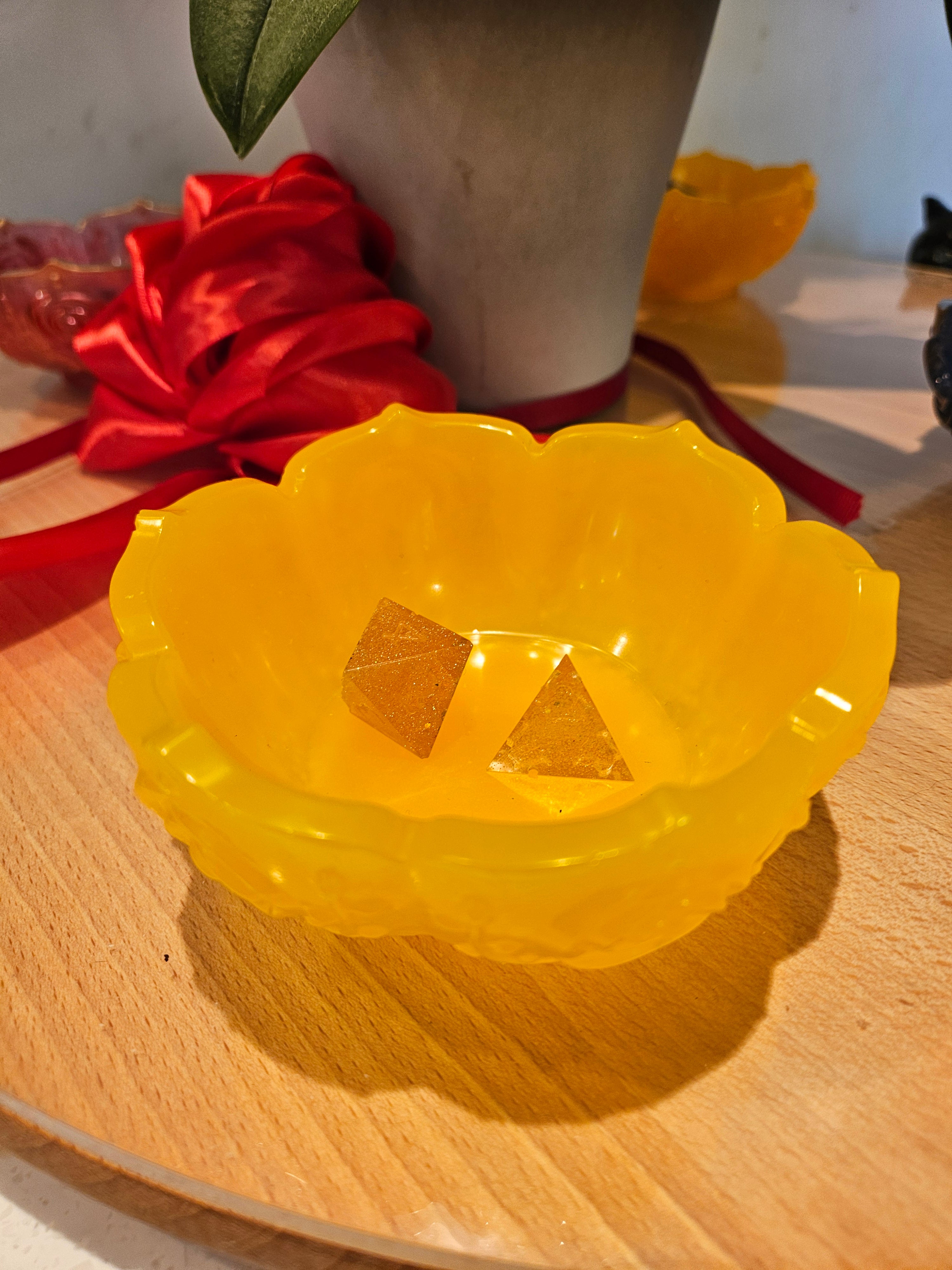 Handmade Tangerine/Orange Resin Bowl Trinket Dish, Sparkle Ring Holder, Jewellery Dish, Unique Gift for Her, Small Decorative Bowl